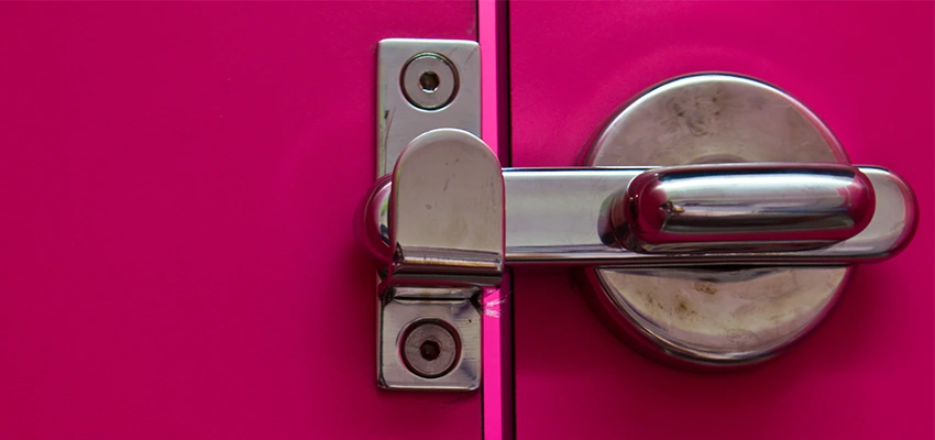 Childproof Gate Lock in Adelanto, California